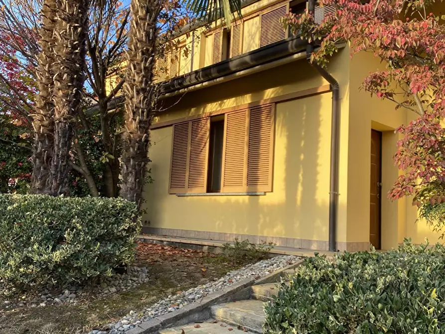 Immagine 2 di Casa bifamiliare in vendita  a Verano Brianza