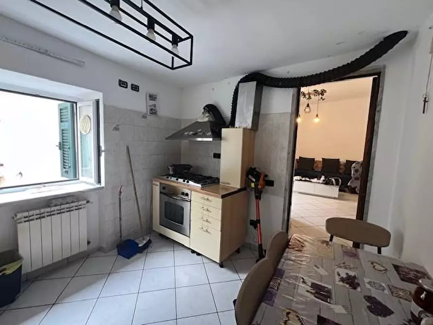 Immagine 3 di Appartamento in vendita  a Carrara