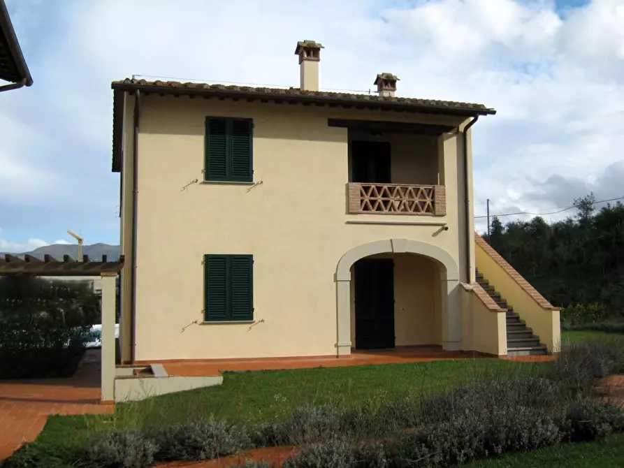 Immagine 2 di Casa colonica in vendita  a Cerreto Guidi