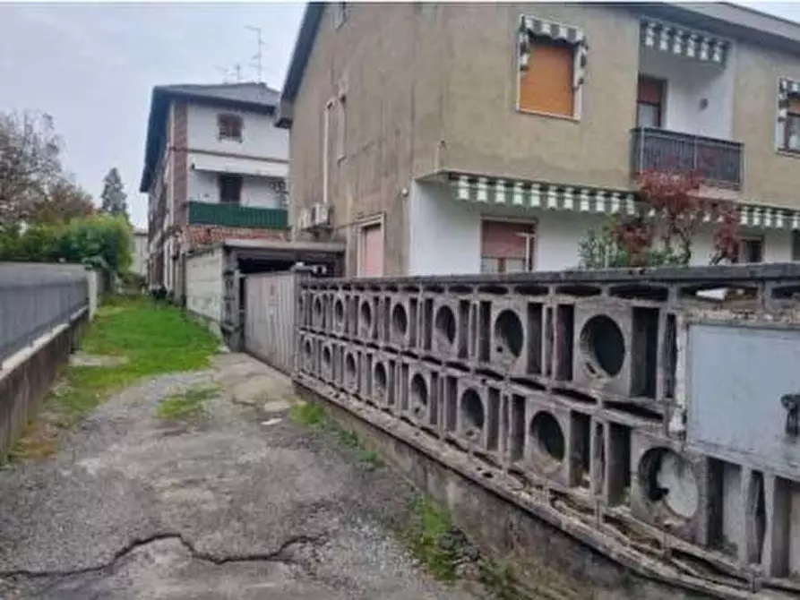 Immagine 3 di Appartamento in vendita  a Cogliate
