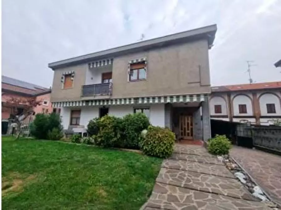 Immagine 1 di Appartamento in vendita  a Cogliate