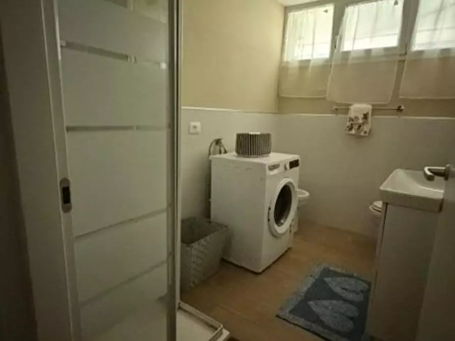 Immagine 5 di Appartamento in affitto  a Camaiore