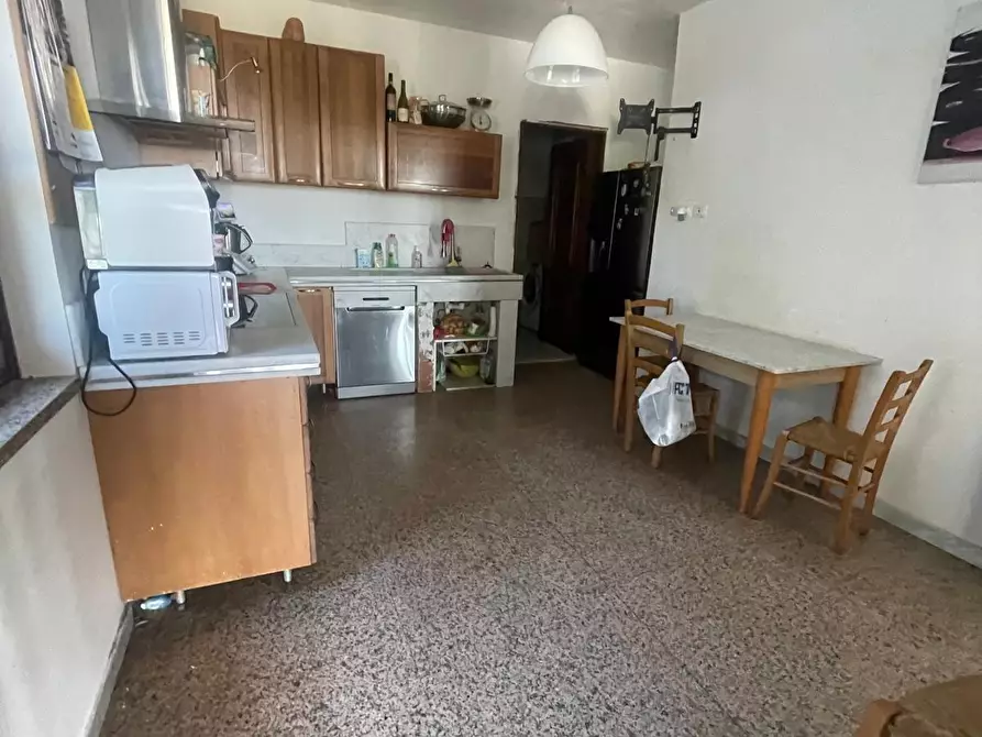 Immagine 15 di Villa in vendita  a Carrara