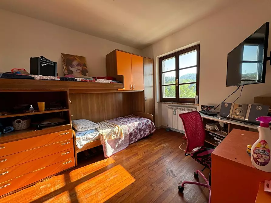 Immagine 21 di Villa in vendita  a Carrara