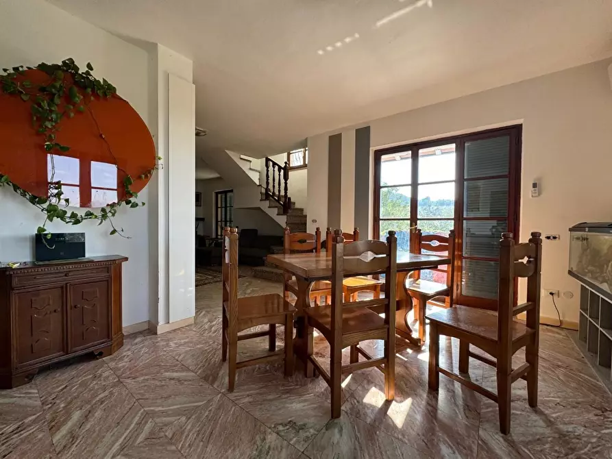 Immagine 11 di Villa in vendita  a Carrara