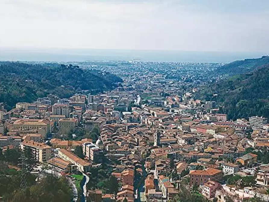 Immagine 29 di Appartamento in vendita  a Carrara