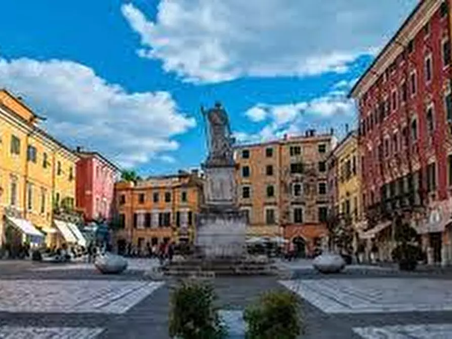 Immagine 32 di Appartamento in vendita  a Carrara