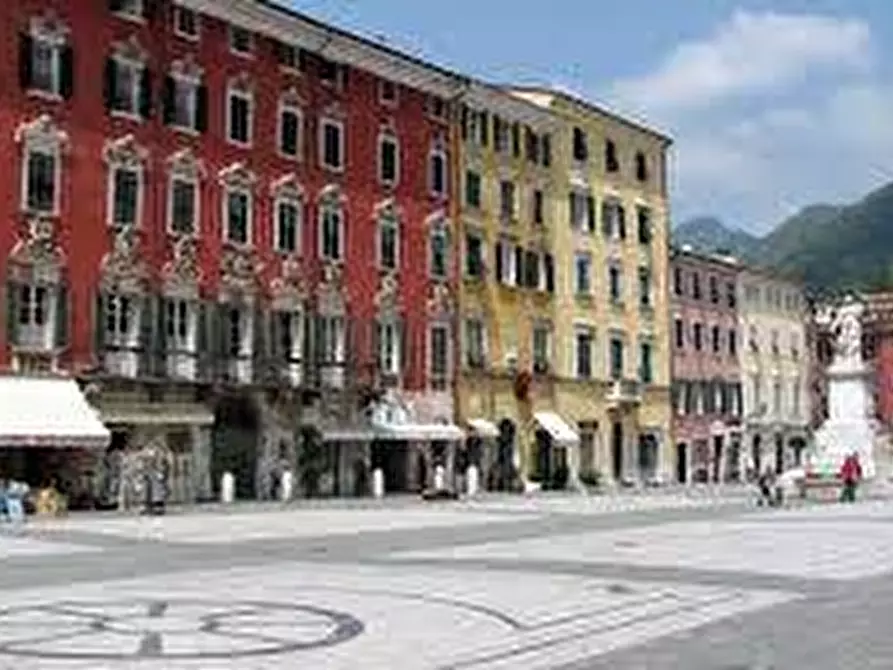 Immagine 30 di Appartamento in vendita  a Carrara