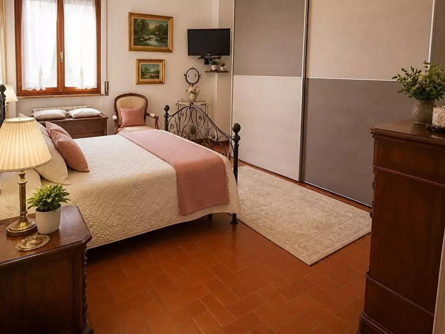 Immagine 23 di Appartamento in vendita  a Carrara