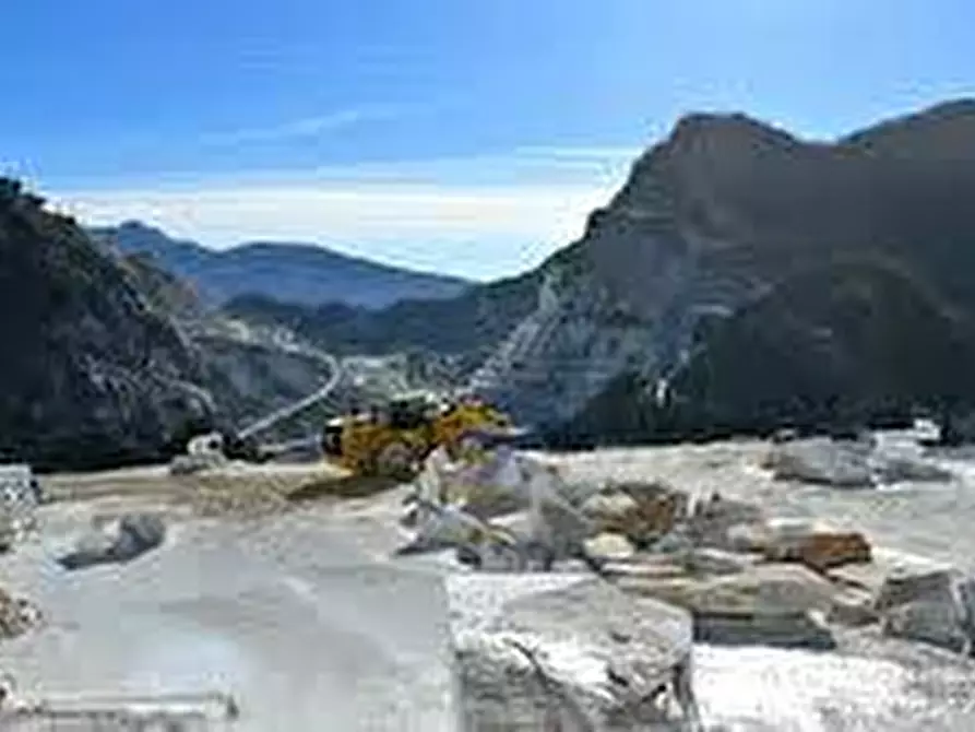 Immagine 35 di Appartamento in vendita  a Carrara