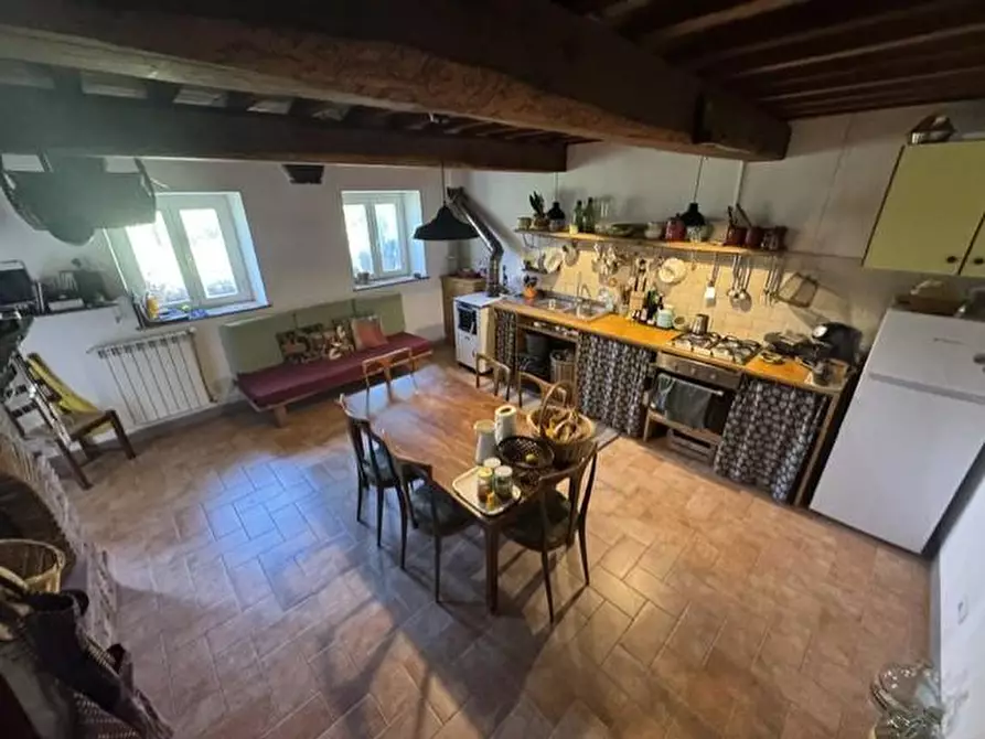 Immagine 6 di Casa colonica in vendita  a Calci