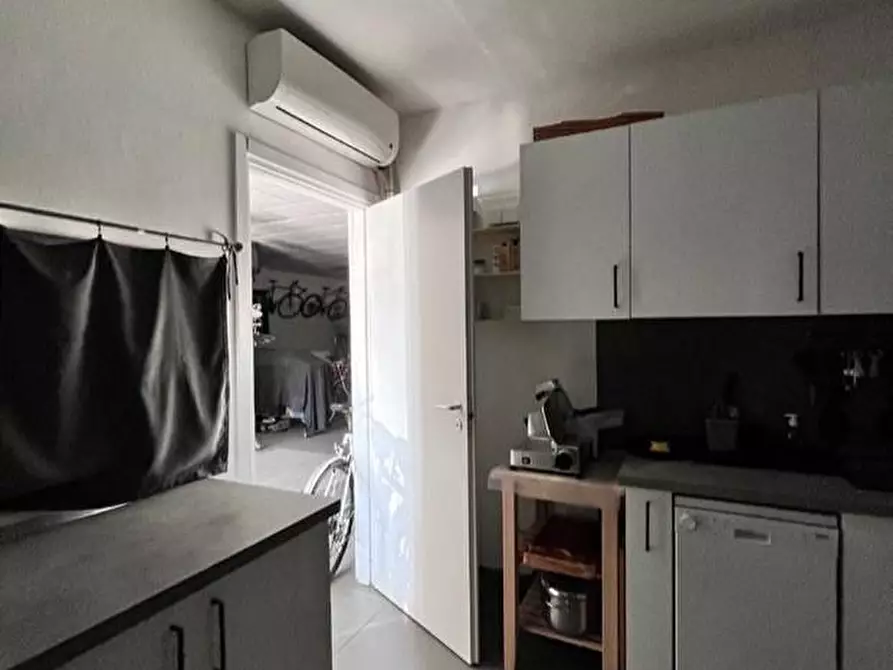 Immagine 11 di Appartamento in vendita  a Rozzano