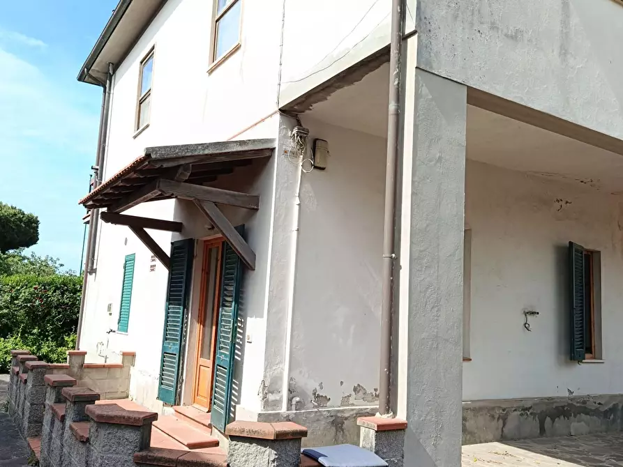 Immagine 30 di Casa trifamiliare in vendita  a Rosignano Marittimo