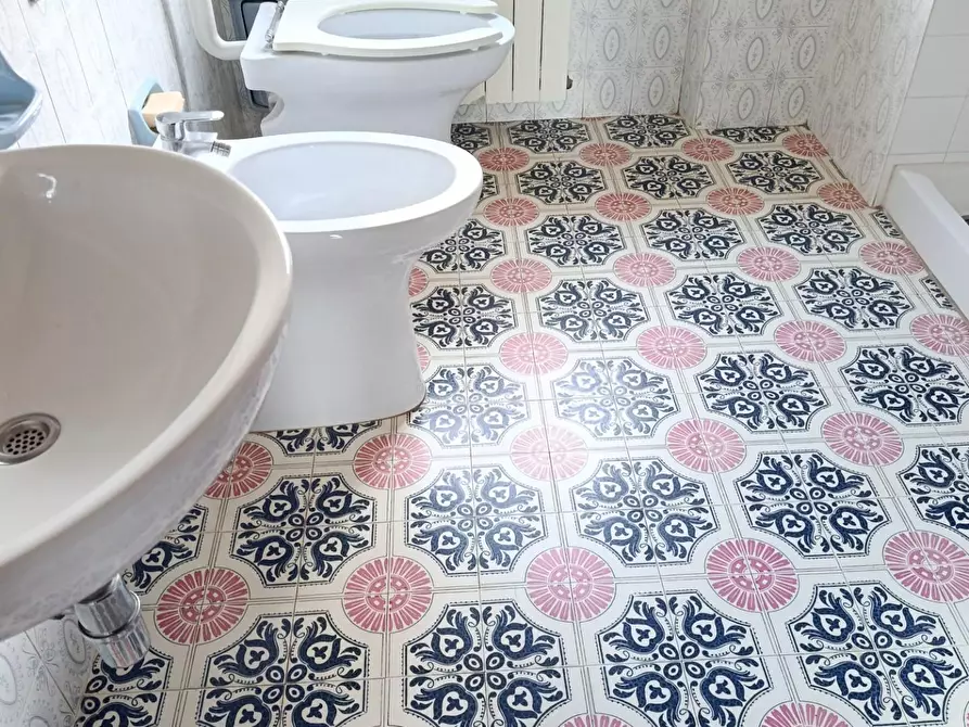 Immagine 19 di Casa trifamiliare in vendita  a Rosignano Marittimo
