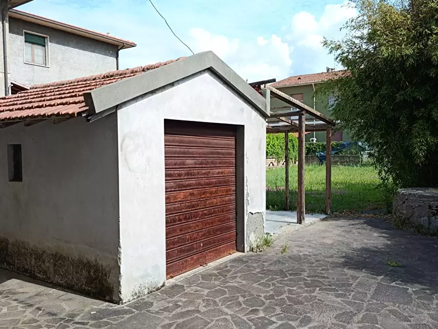 Immagine 28 di Casa trifamiliare in vendita  a Rosignano Marittimo