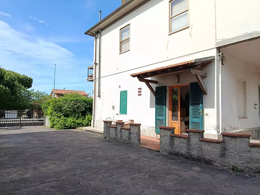 Immagine 27 di Casa trifamiliare in vendita  a Rosignano Marittimo