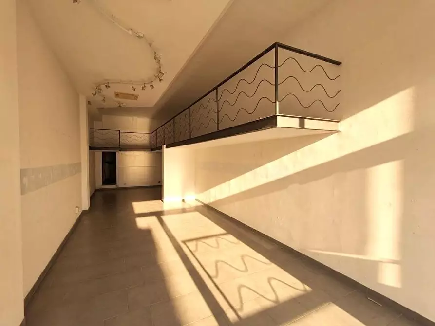 Immagine 1 di Negozio in vendita  a Casciana Terme Lari