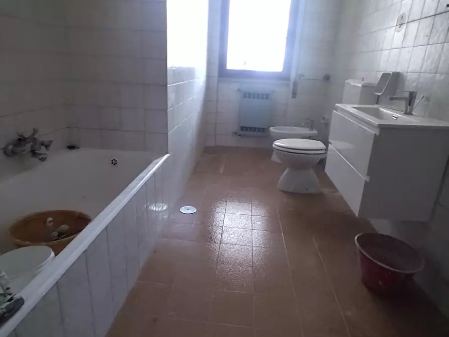 Immagine 10 di Appartamento in vendita  a Carrara