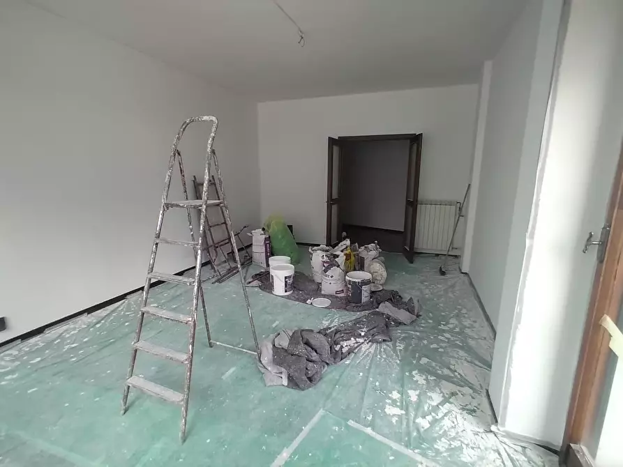 Immagine 9 di Appartamento in vendita  a Carrara