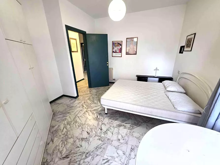 Immagine 11 di Appartamento in vendita  a Massa