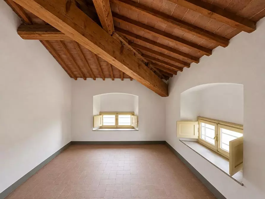 Immagine 2 di Appartamento in vendita  a Lucca