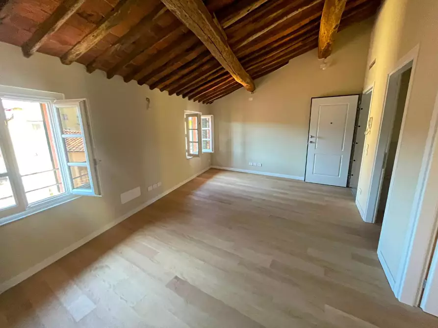 Immagine 25 di Appartamento in vendita  a Lucca