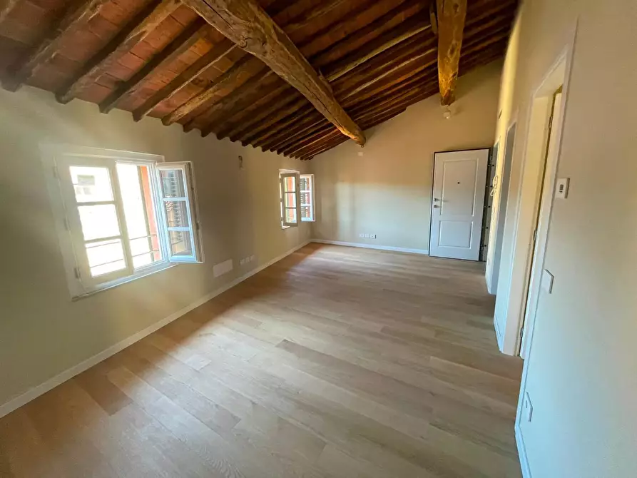 Immagine 27 di Appartamento in vendita  a Lucca