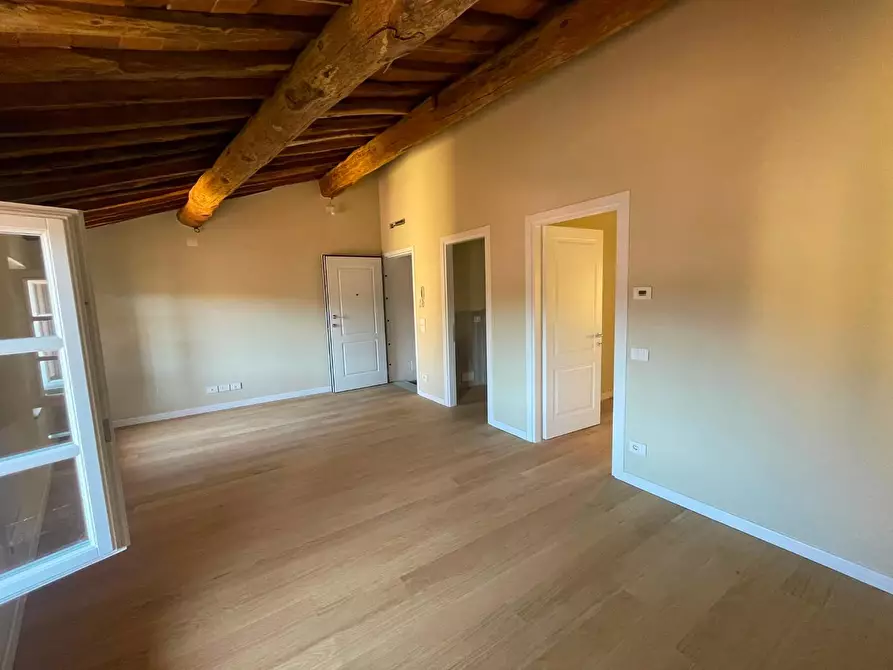 Immagine 23 di Appartamento in vendita  a Lucca