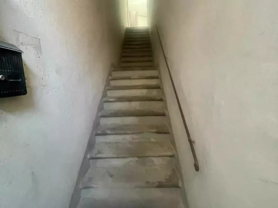 Immagine 6 di Appartamento in vendita  a Lucca