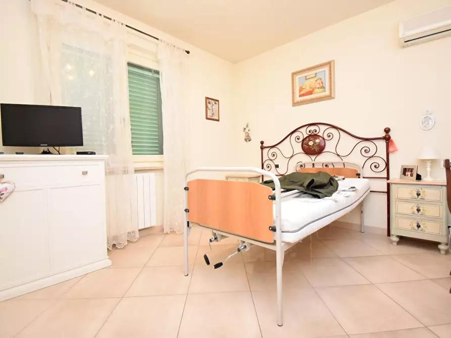 Immagine 4 di Appartamento in vendita  a Camaiore