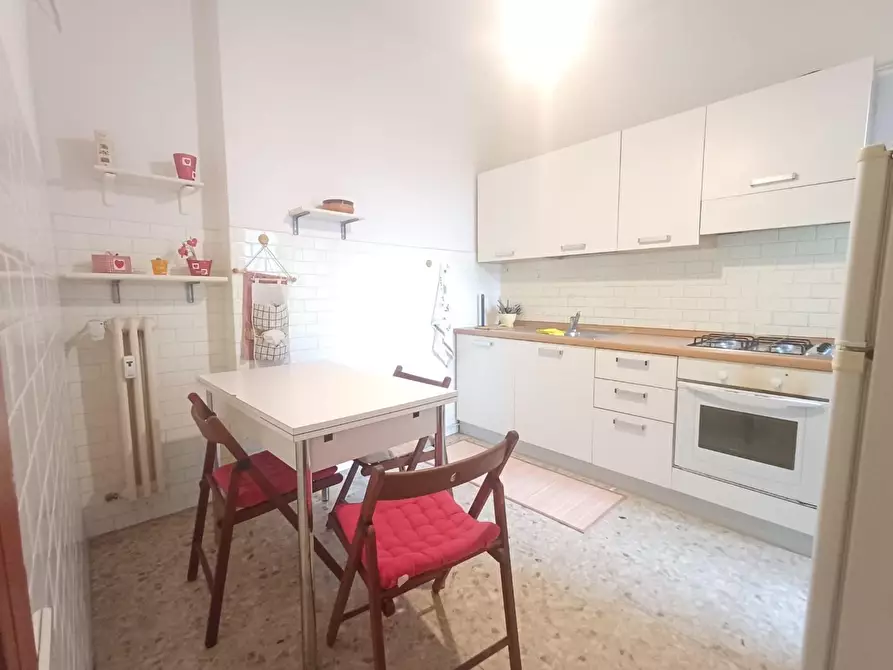 Immagine 4 di Appartamento in vendita  a Siena