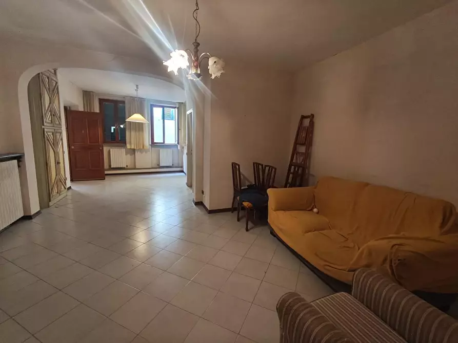 Immagine 1 di Appartamento in vendita  a Lucca