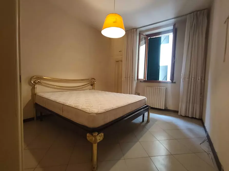 Immagine 11 di Appartamento in vendita  a Lucca
