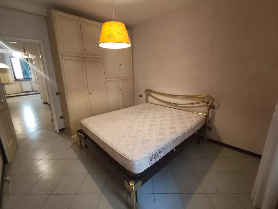 Immagine 10 di Appartamento in vendita  a Lucca