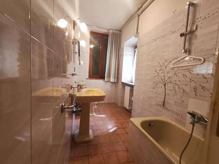 Immagine 28 di Appartamento in vendita  a Lucca