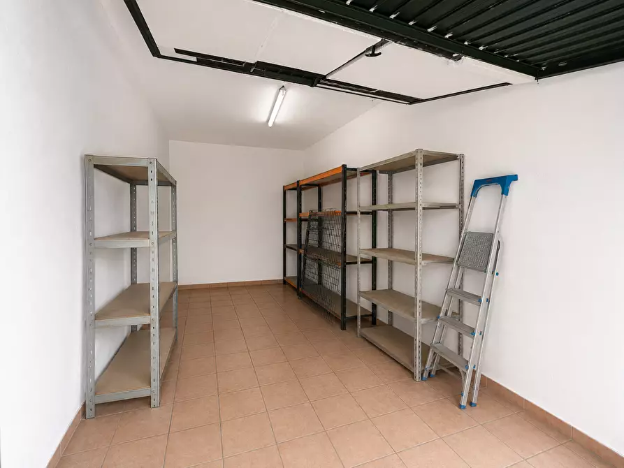 Immagine 18 di Appartamento in vendita  a Cascina
