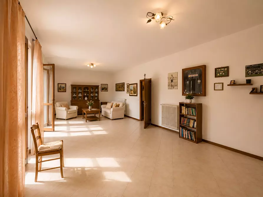 Immagine 2 di Appartamento in vendita  a Cascina