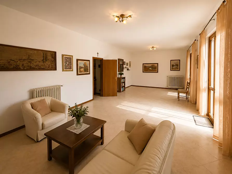 Immagine 1 di Appartamento in vendita  a Cascina