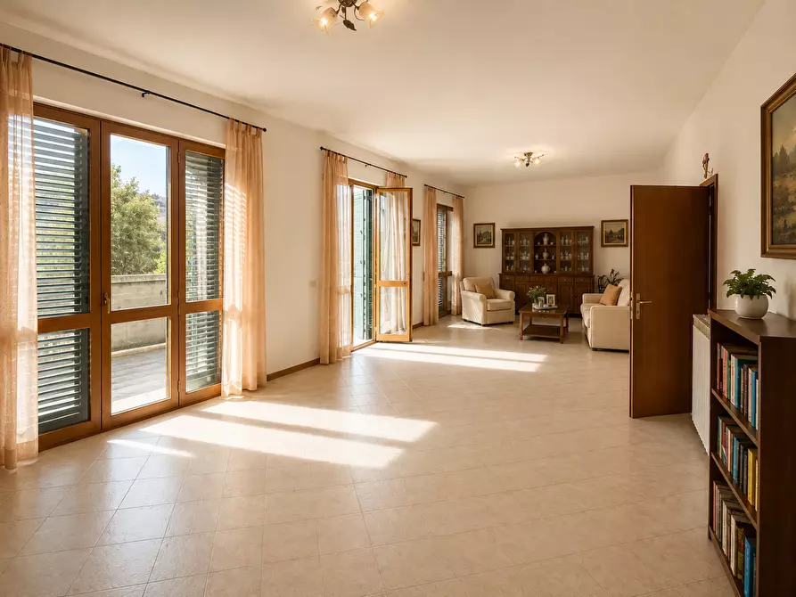 Immagine 3 di Appartamento in vendita  a Cascina