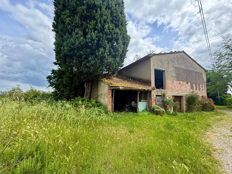 Immagine 1 di Deposito in vendita  a Vinci