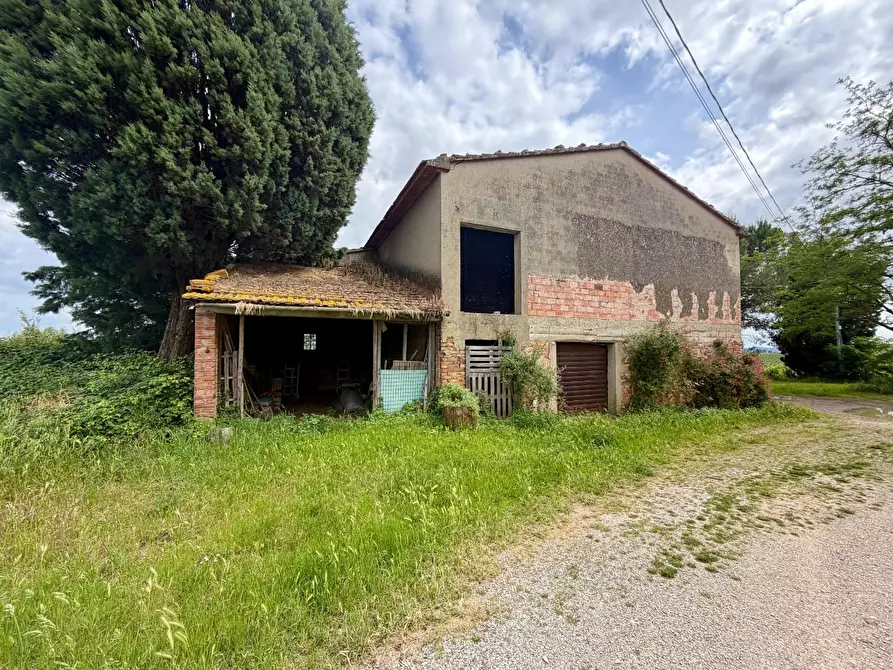 Immagine 2 di Deposito in vendita  a Vinci