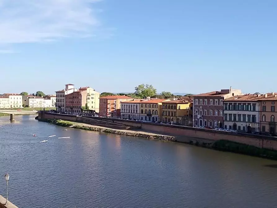 Immagine 11 di Appartamento in vendita  a Pisa