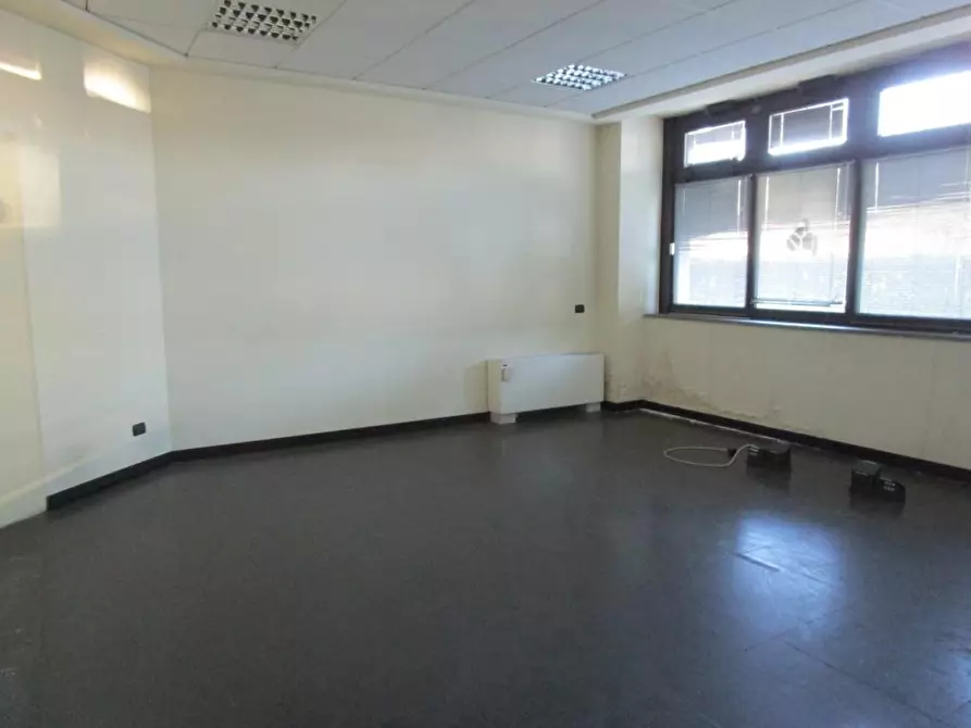 Immagine 17 di Ufficio in vendita  a Segrate