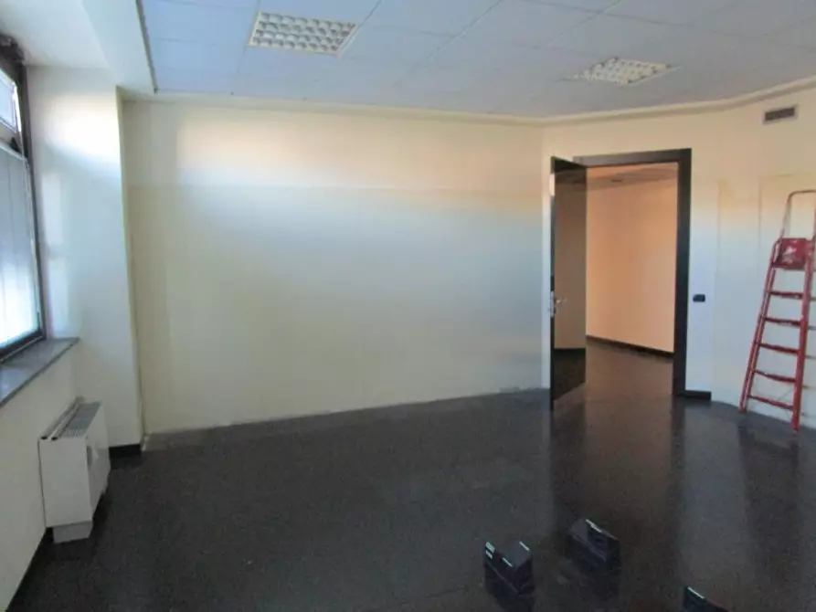 Immagine 14 di Ufficio in vendita  a Segrate