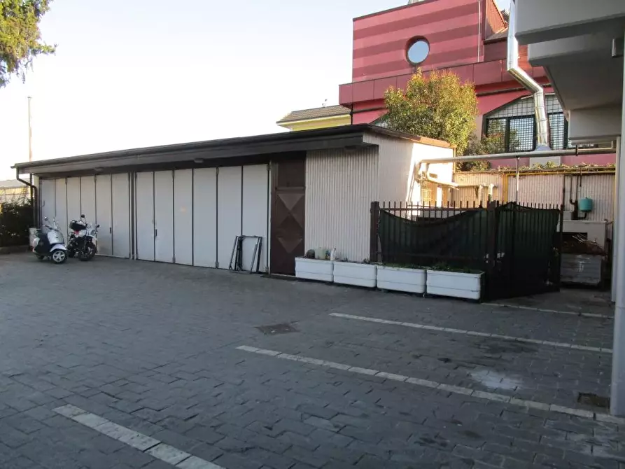 Immagine 25 di Ufficio in vendita  a Segrate