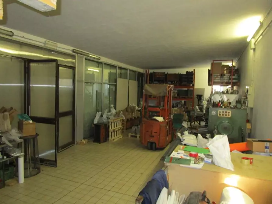 Immagine 26 di Ufficio in vendita  a Segrate