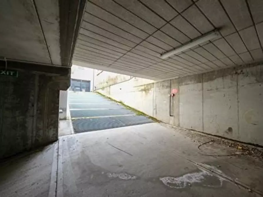 Immagine 5 di Garage in vendita  a Arluno