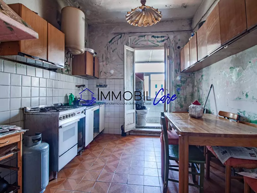 Immagine 4 di Appartamento in vendita  a Livorno