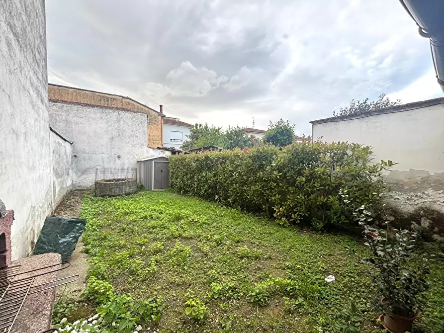 Immagine 19 di Appartamento in vendita  a Ponsacco