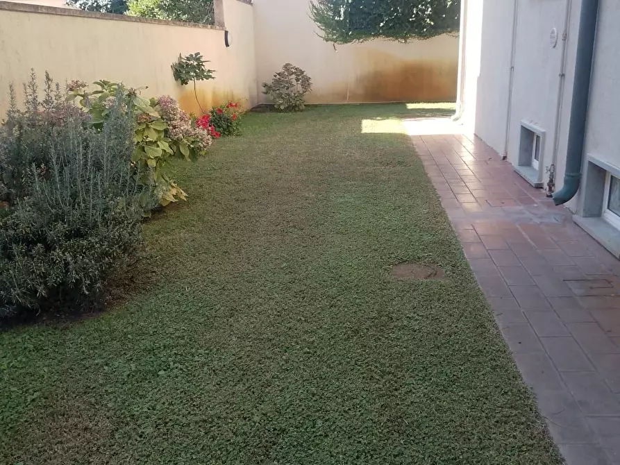 Immagine 17 di Appartamento in affitto  a Camaiore